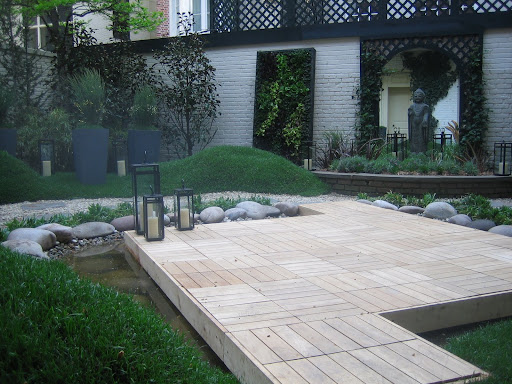 The pattern on the decking really elevates the design. (Greener By Design)