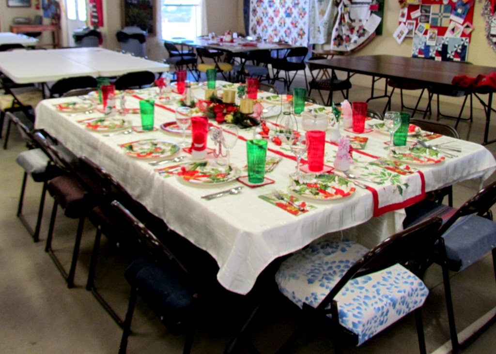 [1412073-Dec-25-Our-Christmas-Table4.jpg]