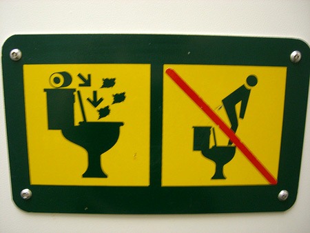 [a96744_funny-sign-toilet-superman2.jpg]