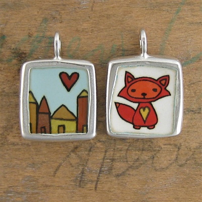 This reversible pendant makes a great gift for those maternal souls who look after the squirrels, pigeons and other urban wildlife.
