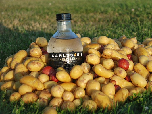 [a00344e80de6958cda12953cfbe0509e_karlsson_vodka_00%255B4%255D.jpg]