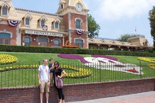 day one disneyland entrance