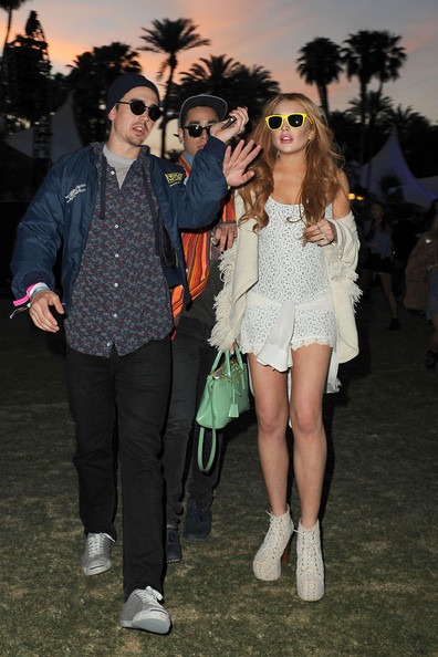 [Lindsay%252BLohan%252Bsmiles%252Bspotted%252Byet%252Banother%252Bmystery%252BpS8_oJsxRChl%255B7%255D.jpg]