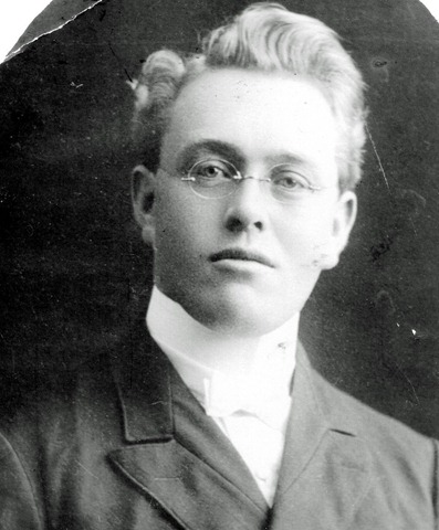 [Hjaldermar%2520Ostlund--young%2520man_edited-1%255B4%255D.jpg]