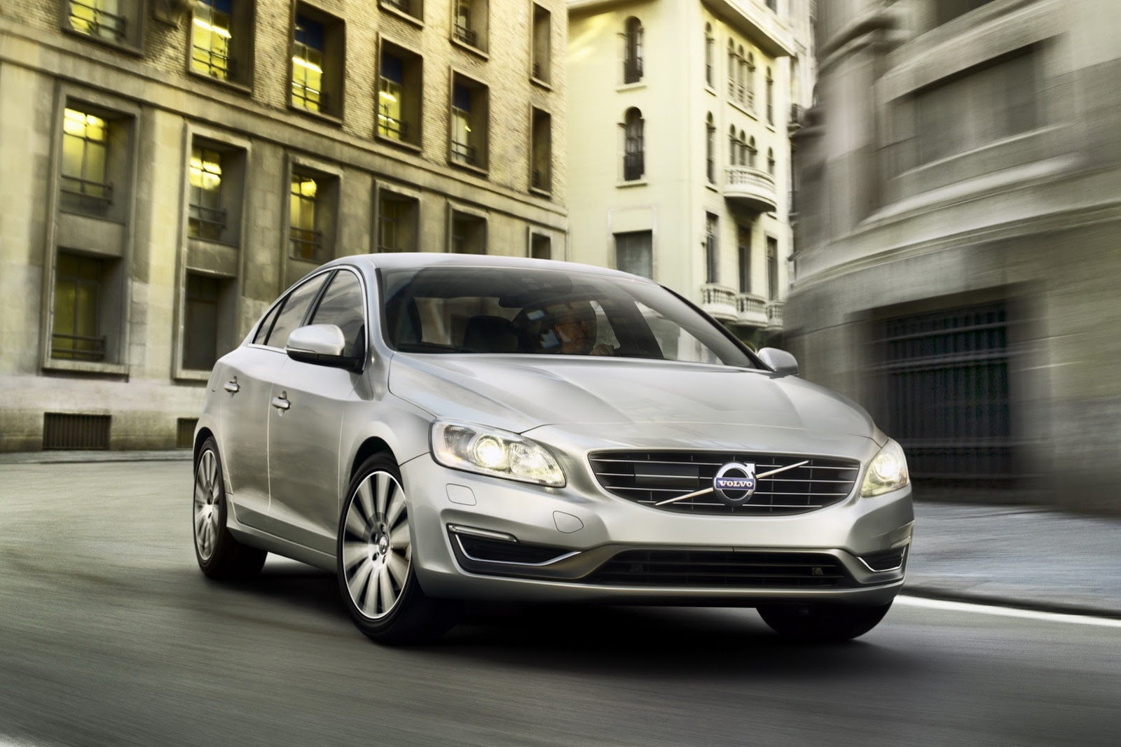 2014-Volvo-S60-V60-XC60-10[2].jpg