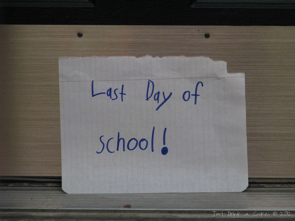 [last%2520day%2520of%2520school%2520sign%255B3%255D.jpg]