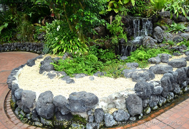 Glória Ishizaka -   Kyoto Botanical Garden 2012 - 16