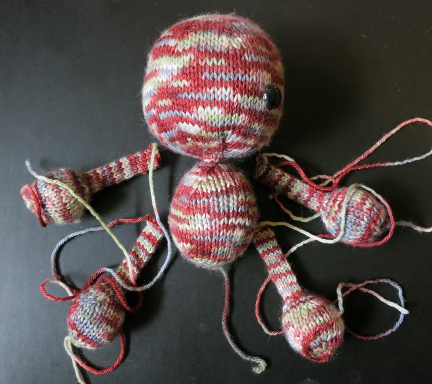 [Voo%2520do%2520you%2520love%2520me%2520zombie%2520-%2520knitting%2520complete%255B2%255D.jpg]