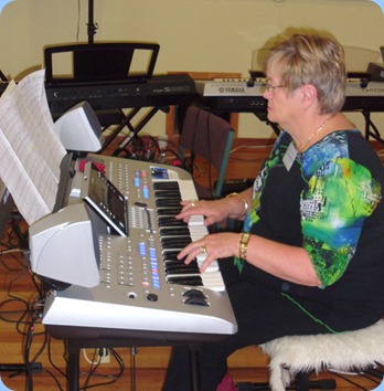 Barbara McNab playing the Yamaha Tyros 4