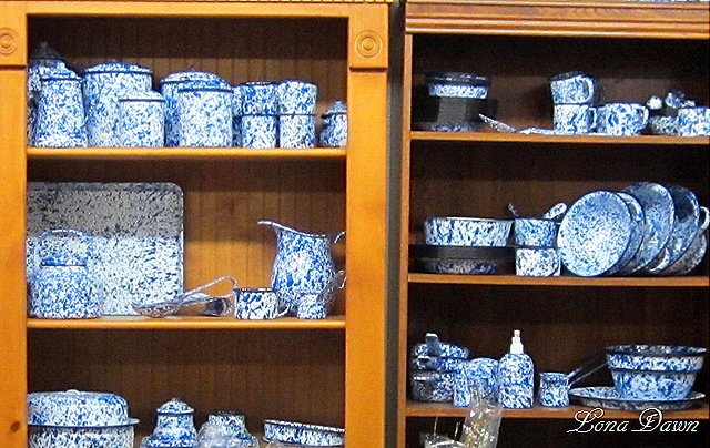[TLC_Blue_Tinware8.jpg]