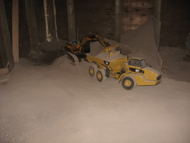 [Joe-Basement-115.jpg]