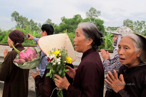 Hình ảnh mới nhất thầy Thích Tâm Mẫn ở Duy Tiên, Hà Nam images936374_6