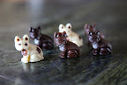 How adorable!  
Six miniature Frenchies!!!