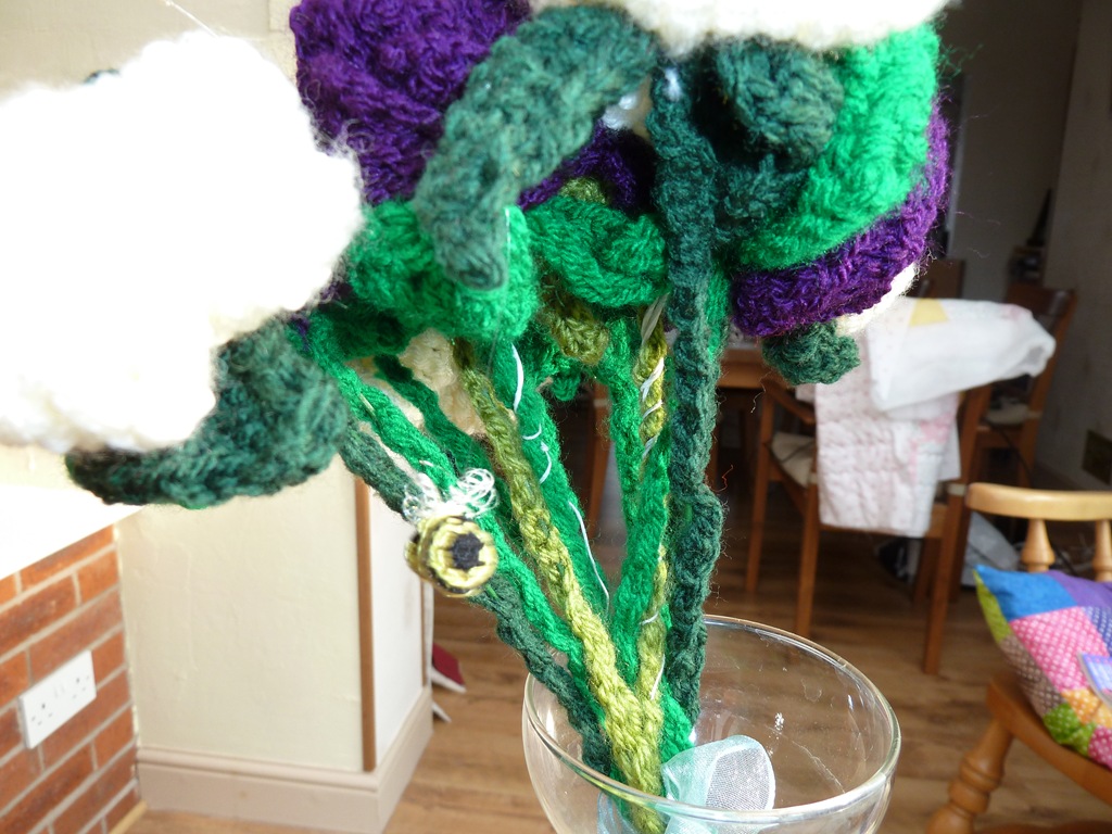 [Crochet-Flower-Bouquets-233.jpg]