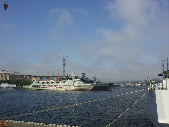 Vladivostok : le port, 20 juin 2011. Photo : J. Michel