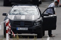 2014-Mercedes-Benz-GLA-1 2014-Mercedes-Benz-GLA-1