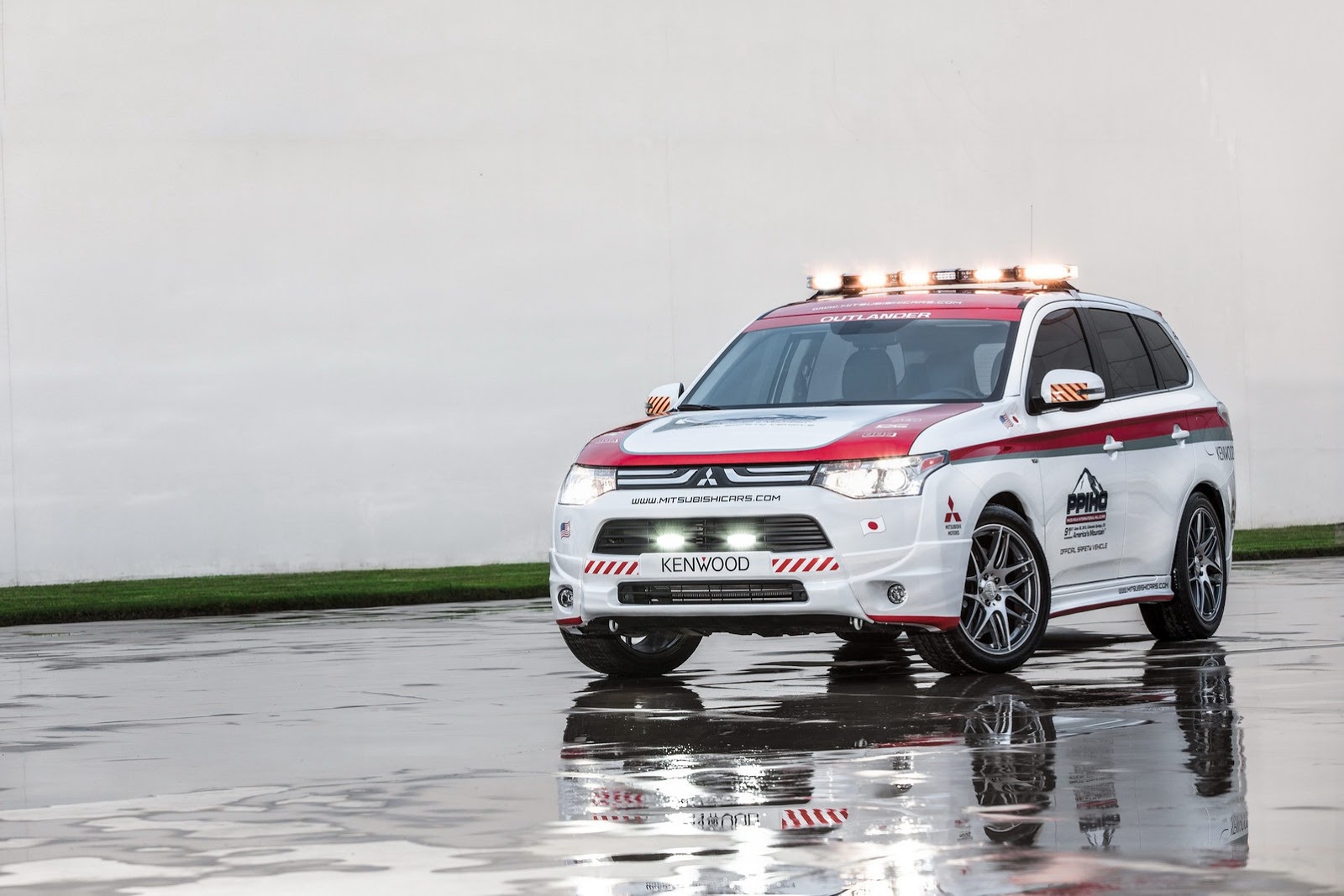 MODIFIKASI JIE JIE New Mitsubishi Lancer EVO X Assume Safety Car