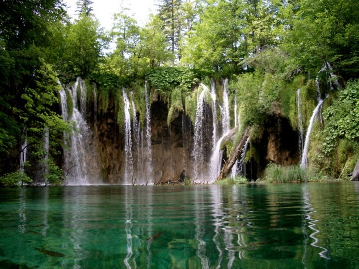 [Plitvice-Lake-Croatia6-728x546%255B4%255D.jpg]