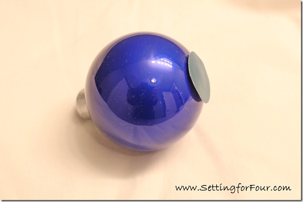 DIY Ombre Christmas Ornament from Setting for Four #Christmas #DIY #Tutorial #Ombre #Ornament