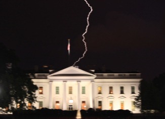 [whitehouse%2520lightening%2520strike%255B5%255D.jpg]