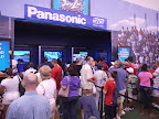 Visitors lined up outside the Smash Zone to experience 3D gamiming for the first time.