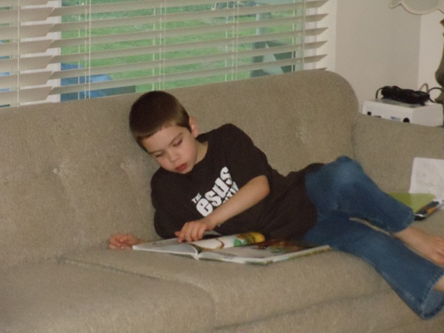 [20120114_TravisReadingLibraryBook%255B4%255D.jpg]