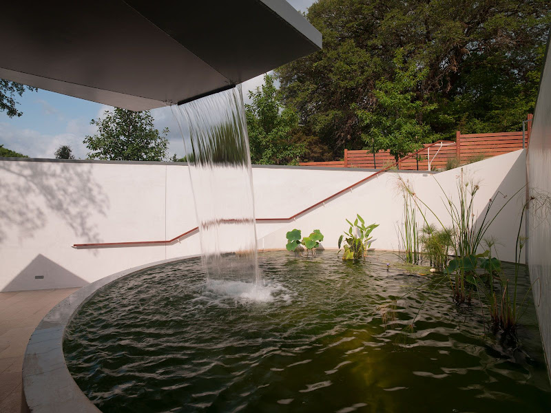 Cascading-Creek-House-01-2.jpg