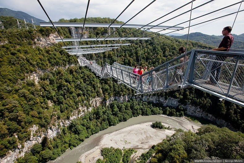 sochi-suspension-bridge-10