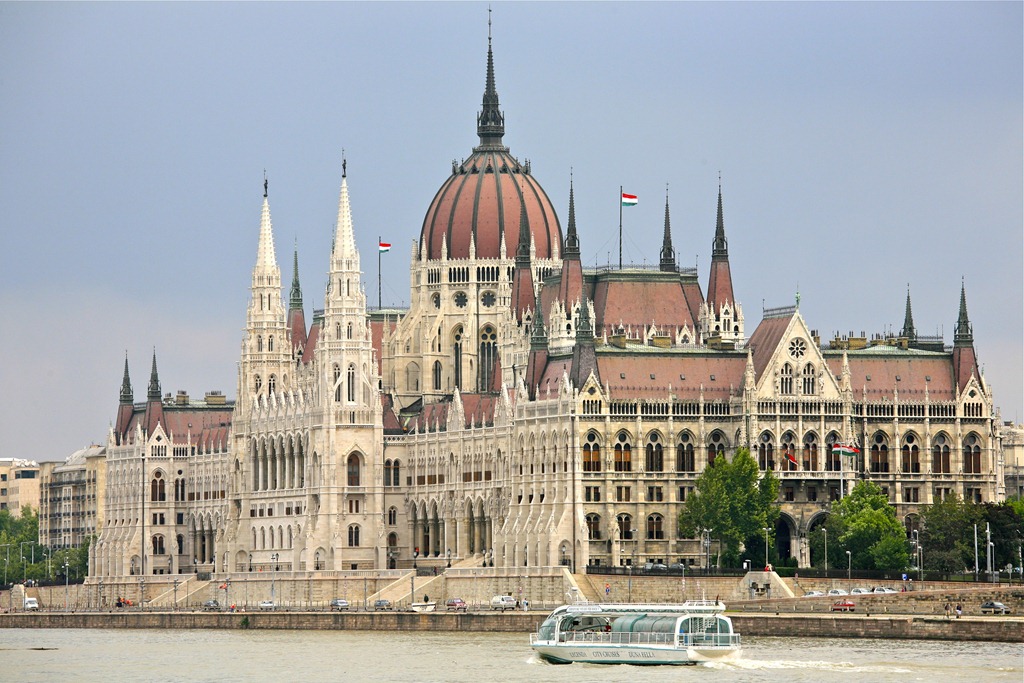 [The_Hungarian_Parliament_Building_fr%255B2%255D.jpg]