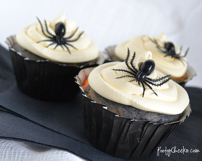 Tie Dye Spider Cupcakes by www.poofycheeks.com