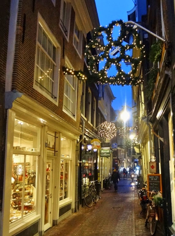 [DSC00903-969x13008.jpg]