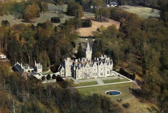 [abandoned-castle-belguim-10%255B3%255D.jpg]