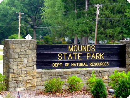 MOUNDS STATE PARK SIGN