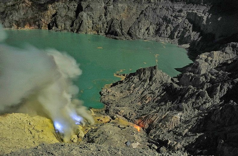 kawah-ijen-6