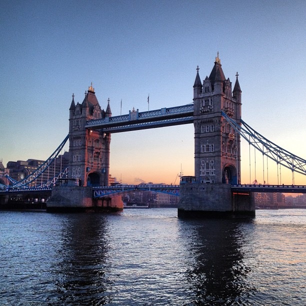 [Tower%2520Bridge%2520at%2520Dawn%255B2%255D.jpg]