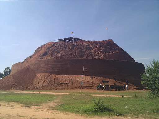 Degavapiya Stupa
