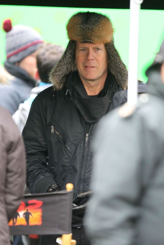 red 2 filming 2 271012