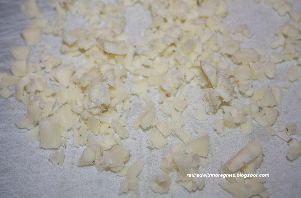 [Garlic-White-Cheddar-b4-chopping-B6.jpg]