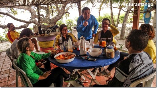 Conversa e diversão no café da manhã - Lagoa Redonda