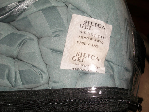 Silica packets come with bedding, shoes, electronics, and vitamins.