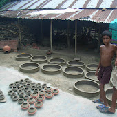 ヒンドゥー教徒の陶器作り.JPG