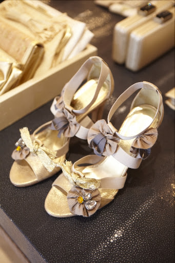 Don't you just love these shoes? They're great because you can wear them for your wedding but also an engagement party, rehearsal dinner, or just in general.