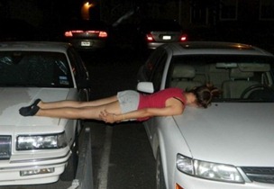 Bizarre-And-Funny-Planking-Craze-16