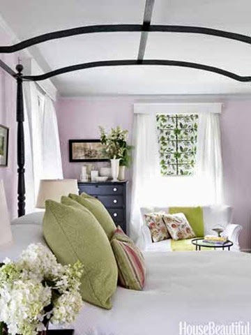 [07-hbx-black-canopy-bed-bedroom-green-pillows-0612-zimloy10-lgn%255B6%255D.jpg]