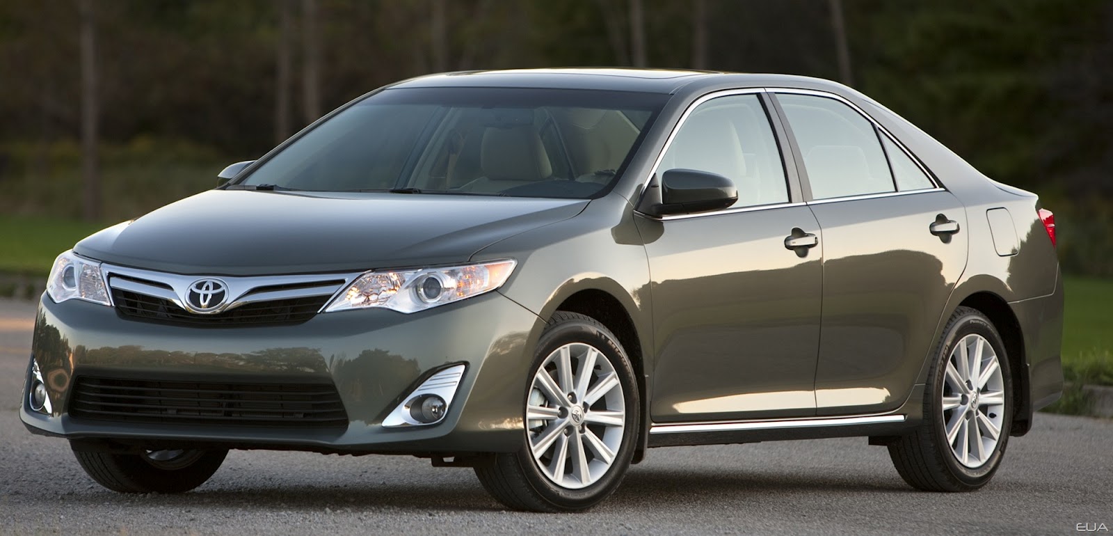 [autowp.ru_toyota_camry_xle_12%255B10%255D.jpg]