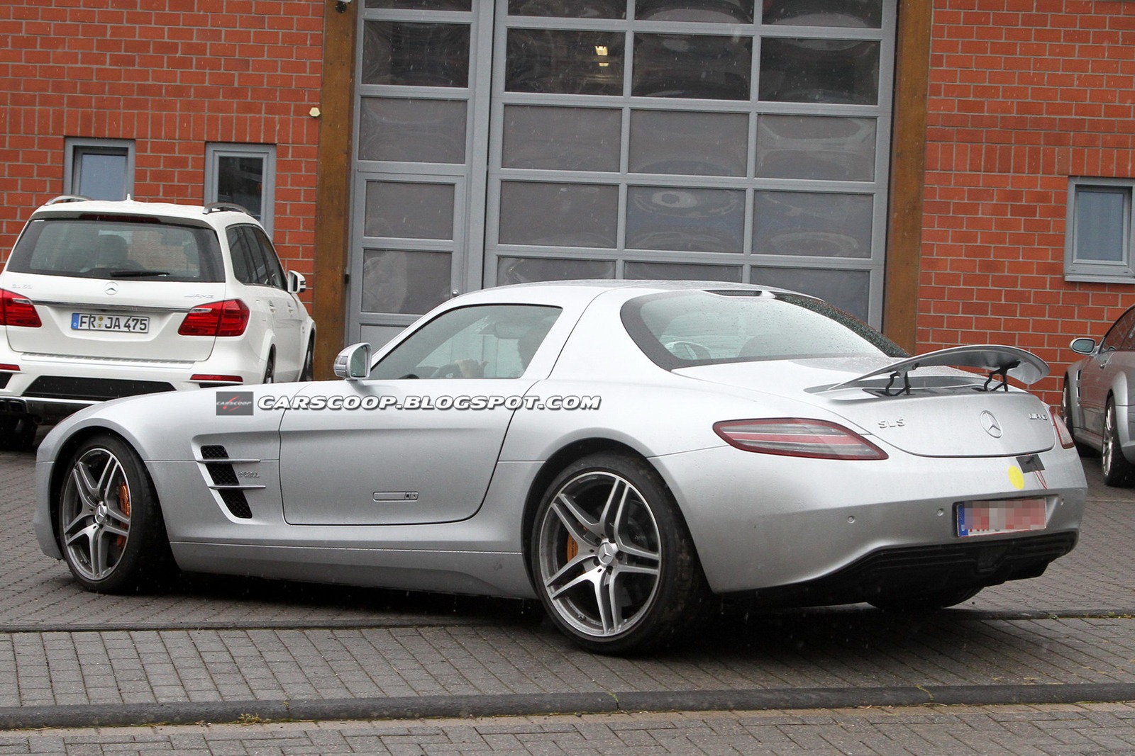 [2014-Mercedes-SLS-AMG-E-CELL_3%255B3%255D.jpg]