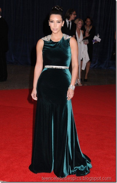 Kim Kardashian Hot in Green Dress 3