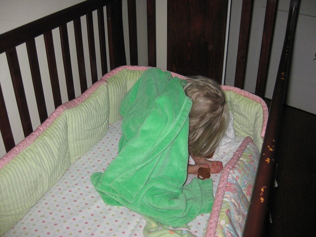 [hiding%2520from%2520mama%2520082411%2520%25282%2529%255B3%255D.jpg]