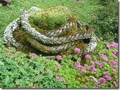 liz garden sculpture