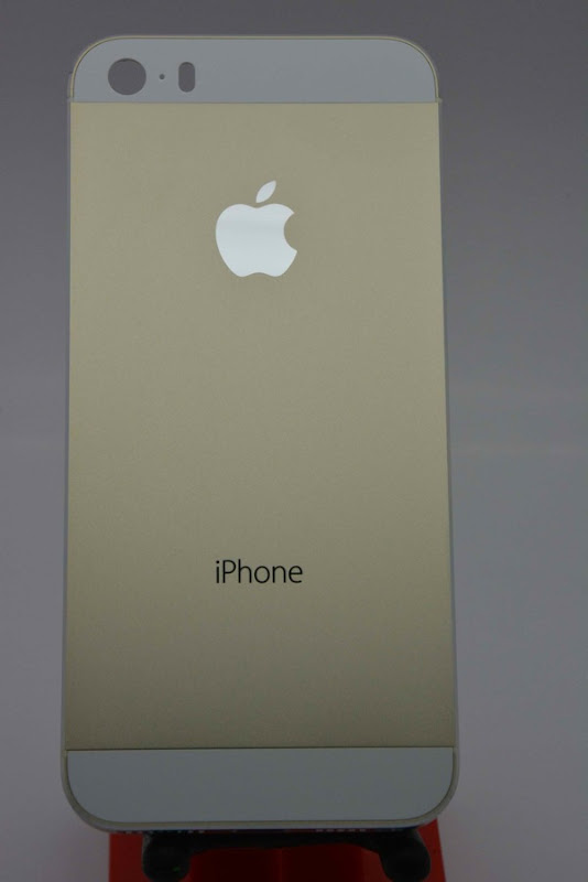 Champagne Apple iPhone 5S surfaces  4